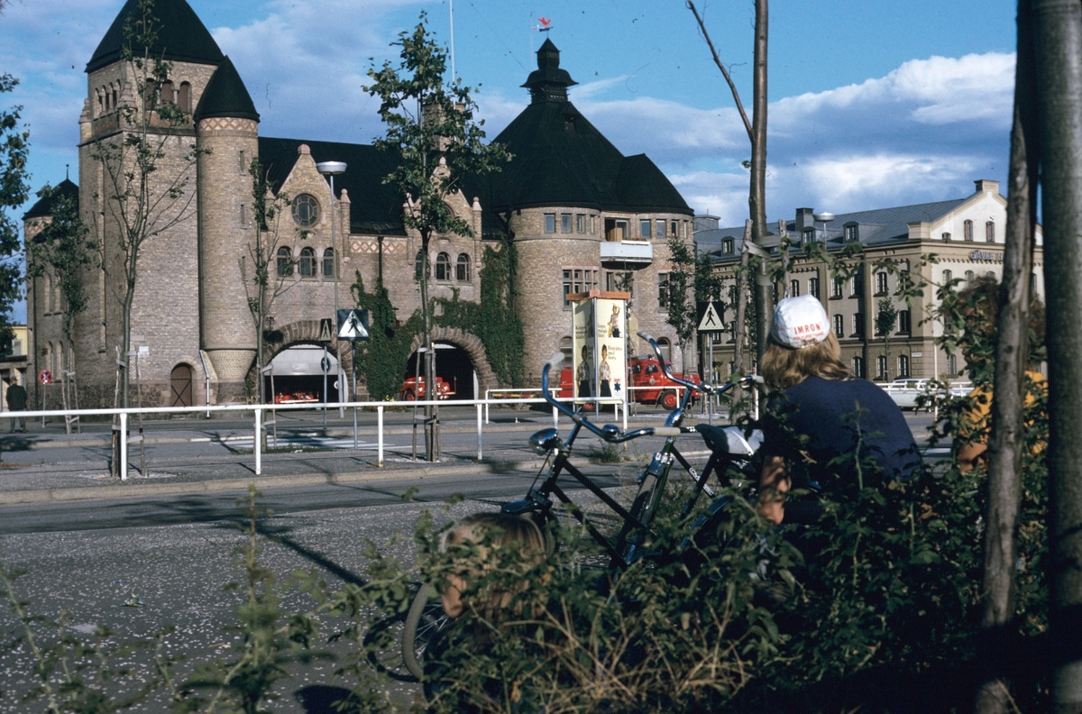 Gävle fisktorg med brandstationen. - Länsmuseet Gävleborg ...