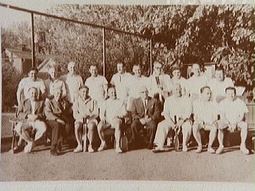 Gruppbild; tennis, Stadsparken 1950. Övre raden: Claes Hedström, Holger Eketun, Åke Palmér, Karl ...