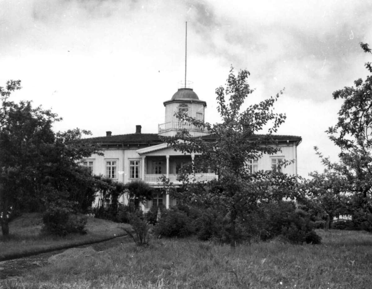 Fosser, Aurskog-Høland, Akershus. Huset bygget 1853 med tårn etter ...